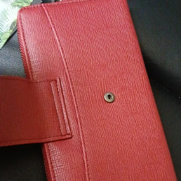 Badgley Mischka Red Accessory - Picture 3 of 6